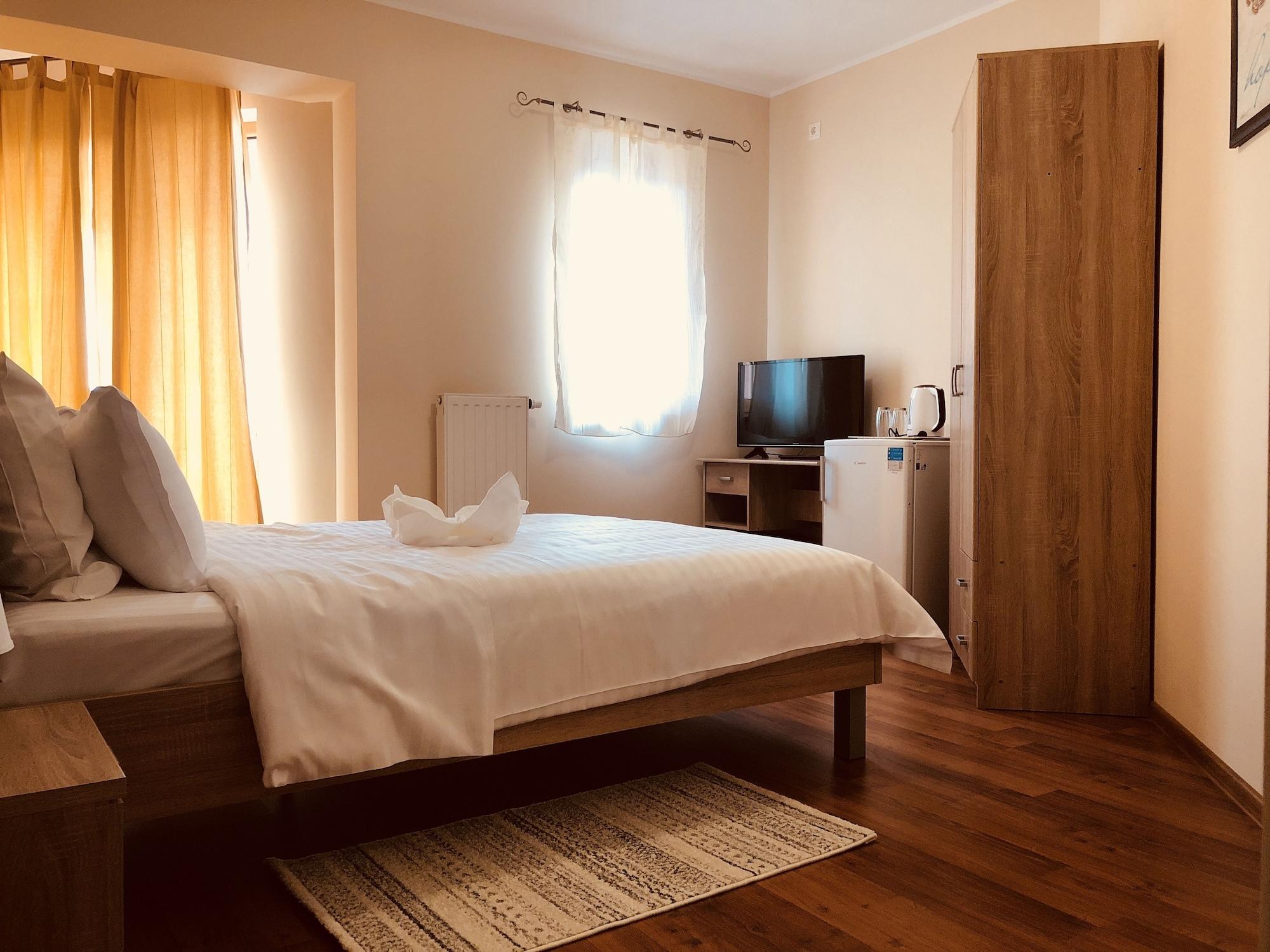 Monte Carlo Palace Rooms Букурещ Екстериор снимка