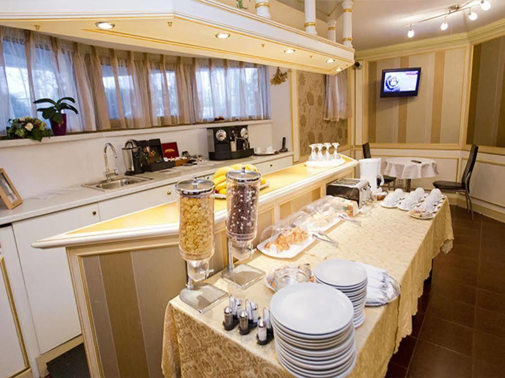 Monte Carlo Palace Rooms Букурещ Екстериор снимка